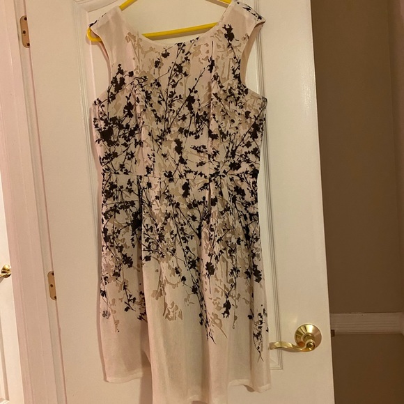 NWOT Liz Claiborne midi dress tan with brown and cream branch design 16 - Picture 2 of 6